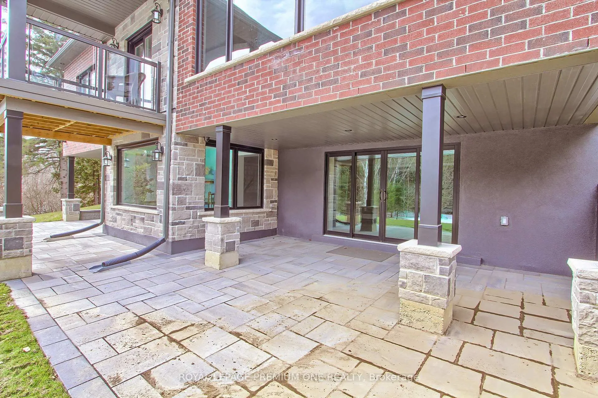 Photo 47 of 211 Pine Avenue, Caledon, Palgrave — HOMEH