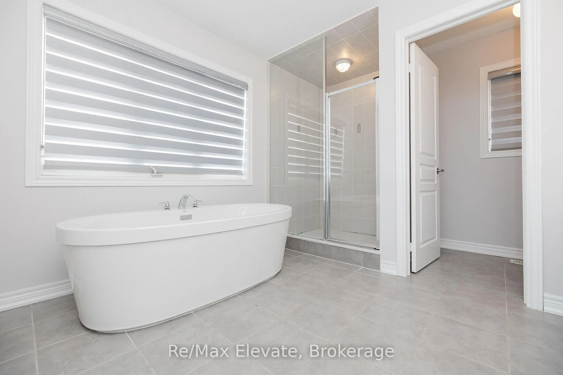 Photo 3 of 958 Green Street, Innisfil, Lefroy — HOMEH