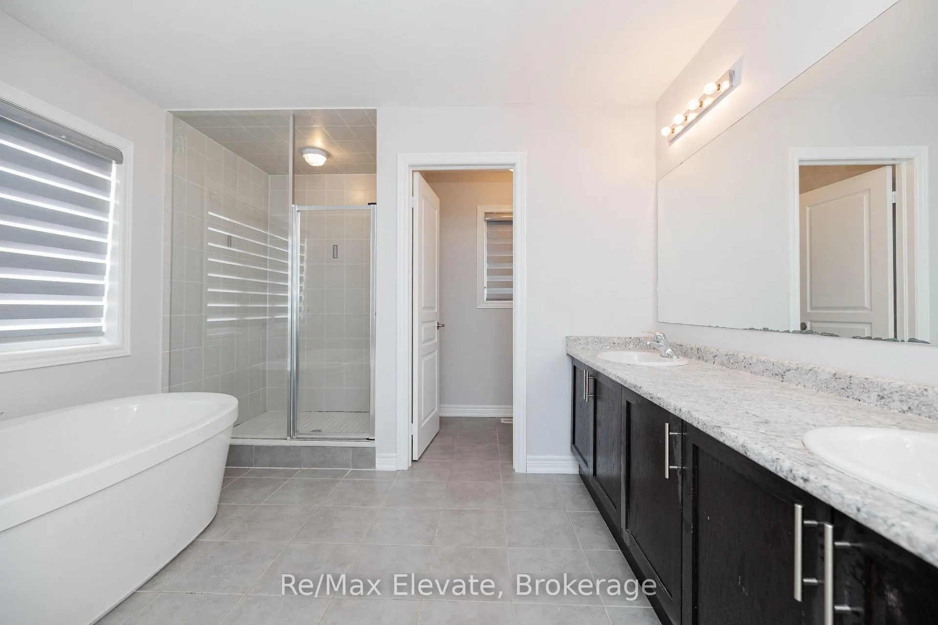Photo 4 of 958 Green Street, Innisfil, Lefroy — HOMEH