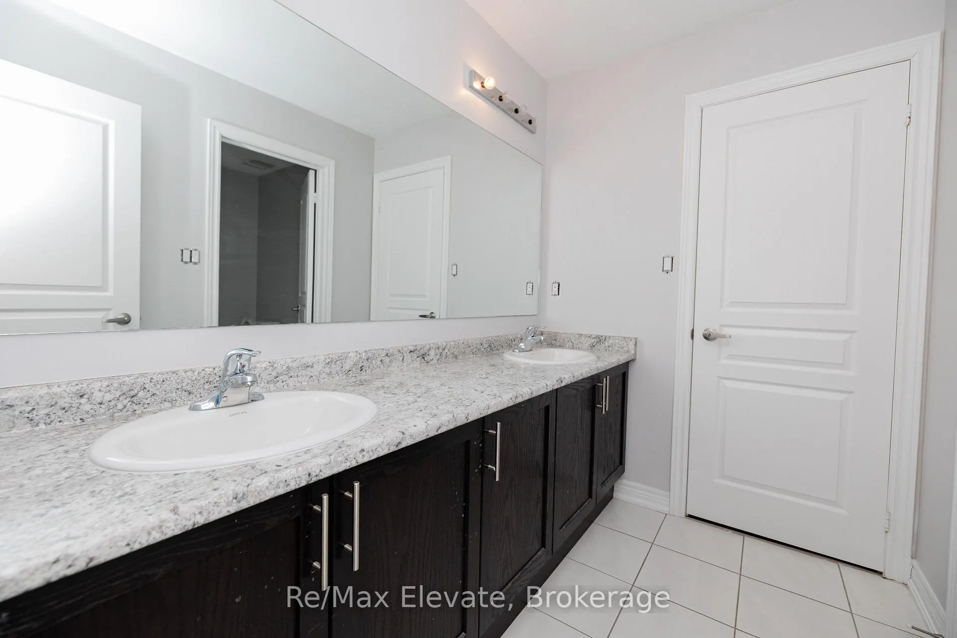 Photo 9 of 958 Green Street, Innisfil, Lefroy — HOMEH