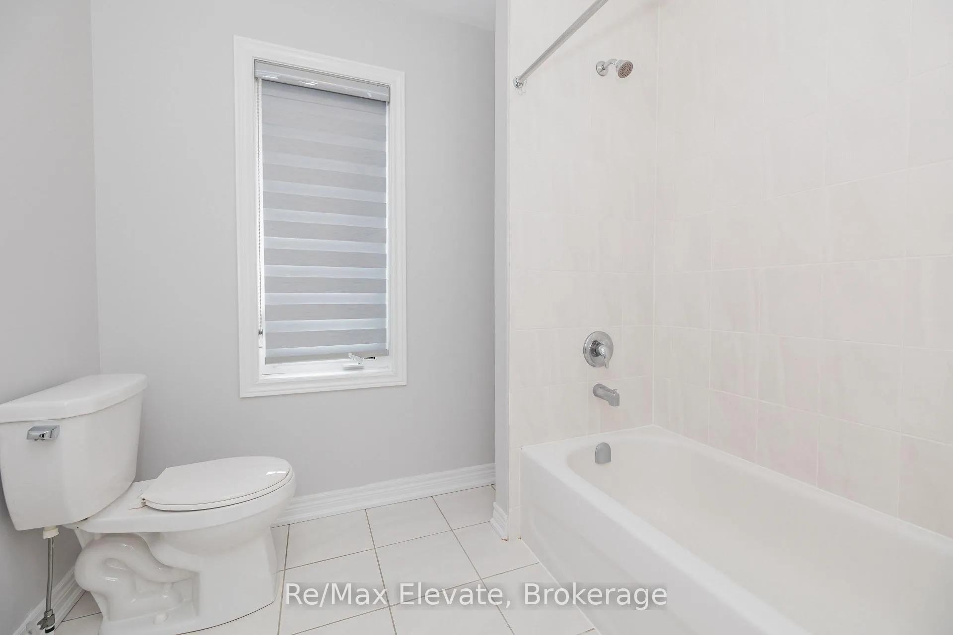 Photo 10 of 958 Green Street, Innisfil, Lefroy — HOMEH