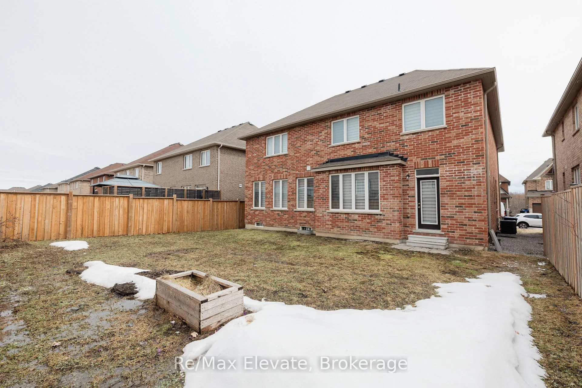 Photo 24 of 958 Green Street, Innisfil, Lefroy — HOMEH