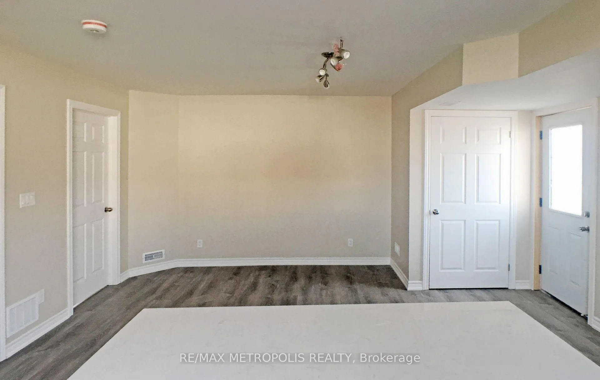 Photo 6 of Unit Coach, 381 Country Glen Road, Markham, Cornell — HOMEH