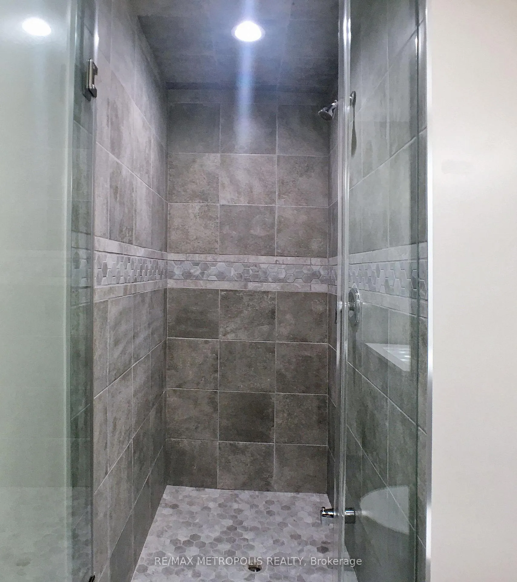 Photo 13 of Unit Coach, 381 Country Glen Road, Markham, Cornell — HOMEH