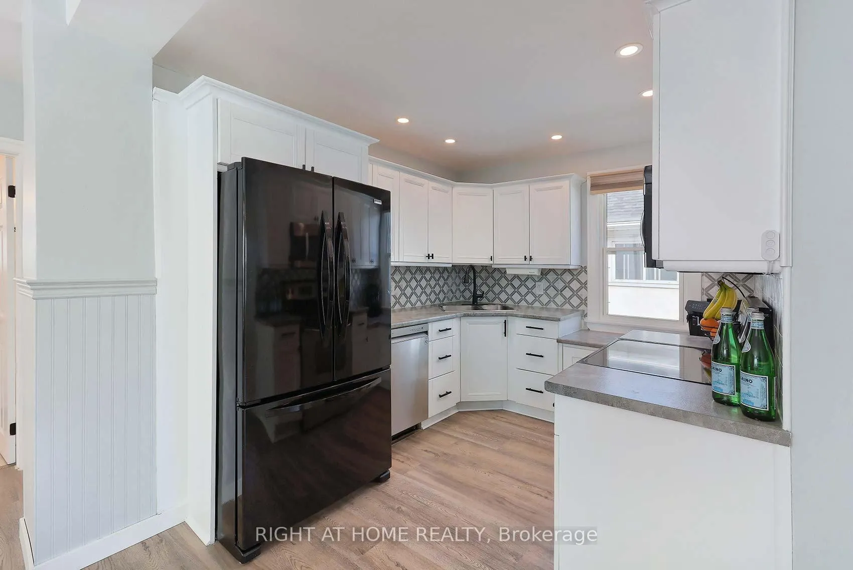 Photo 11 of 27 Brighton Avenue, St. Catharines, Facer — HOMEH