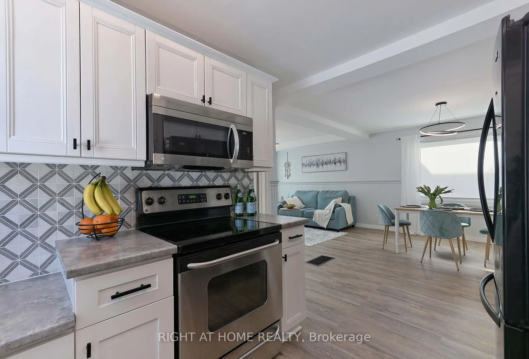 Photo 12 of 27 Brighton Avenue, St. Catharines, Facer — HOMEH