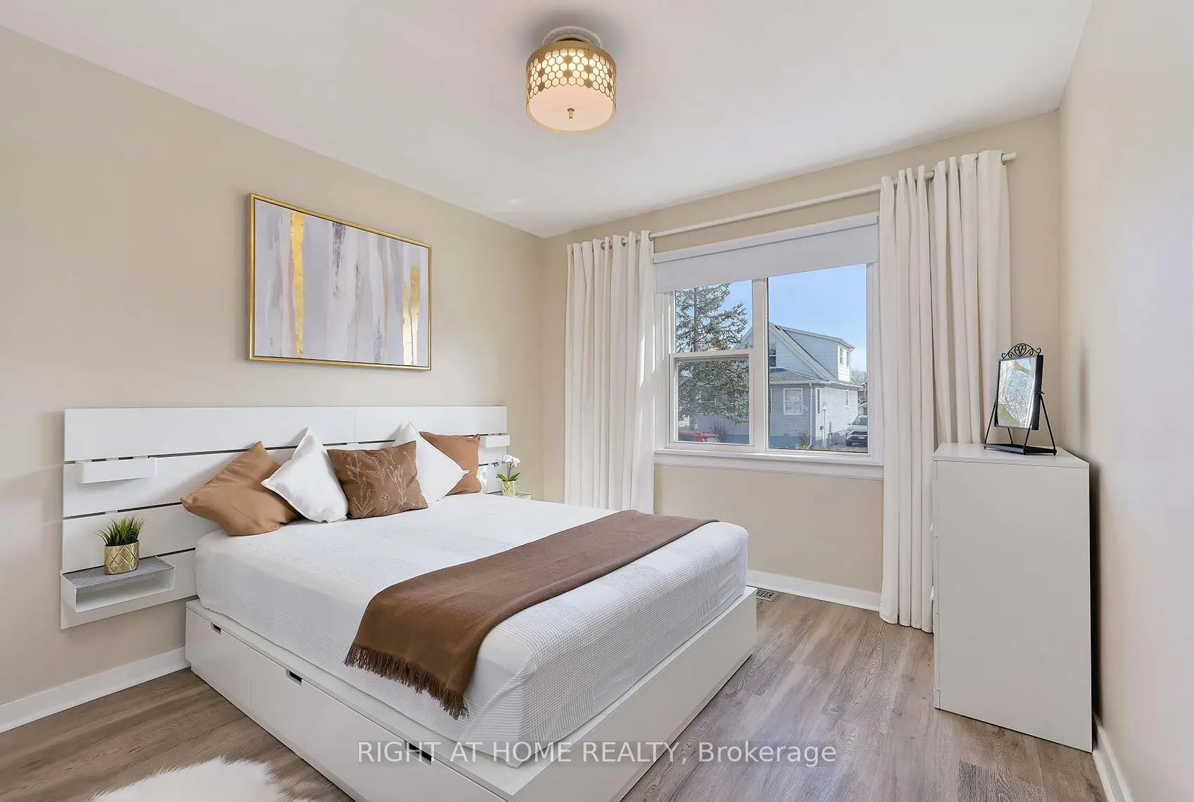 Photo 16 of 27 Brighton Avenue, St. Catharines, Facer — HOMEH