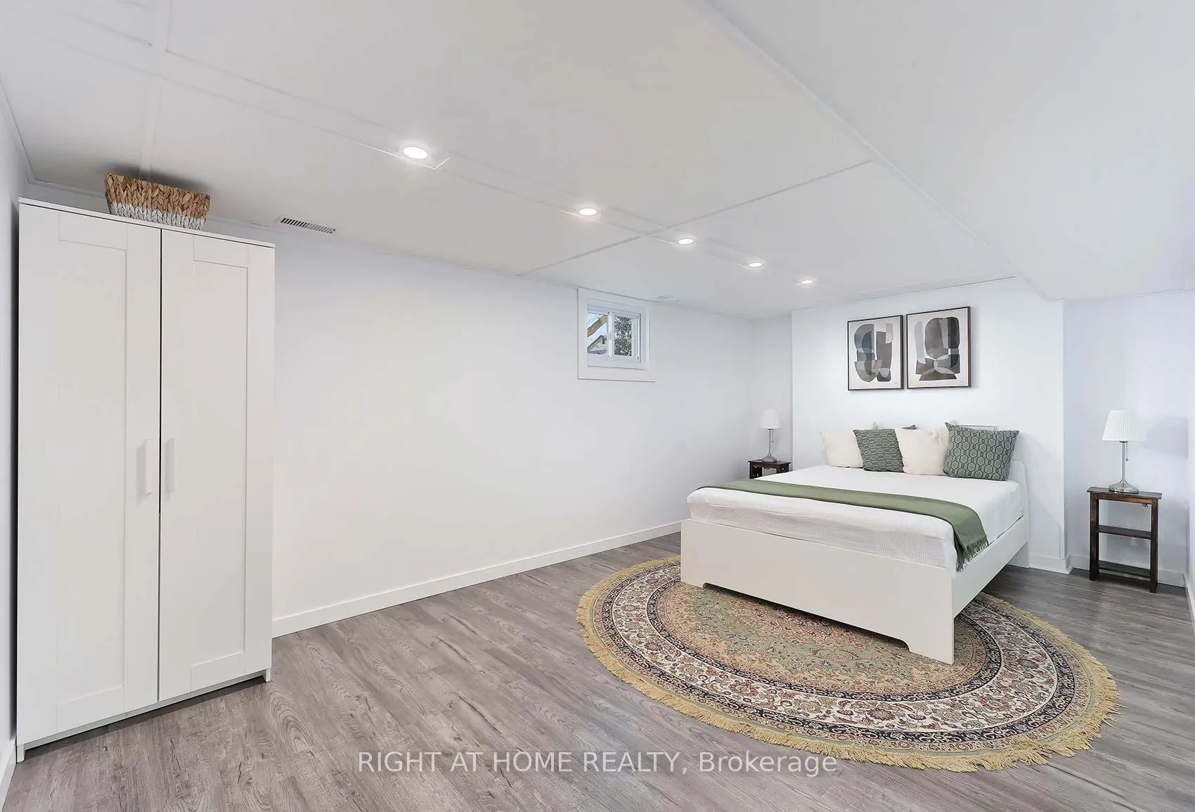 Photo 24 of 27 Brighton Avenue, St. Catharines, Facer — HOMEH