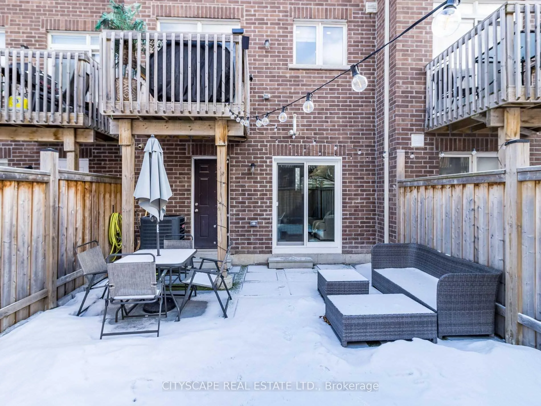 Photo 3 of 22 Rockbrook Trail, Brampton, Northwest Brampton — HOMEH