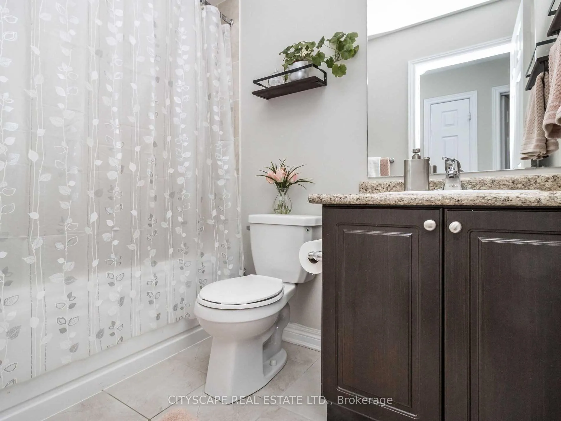 Photo 6 of 22 Rockbrook Trail, Brampton, Northwest Brampton — HOMEH