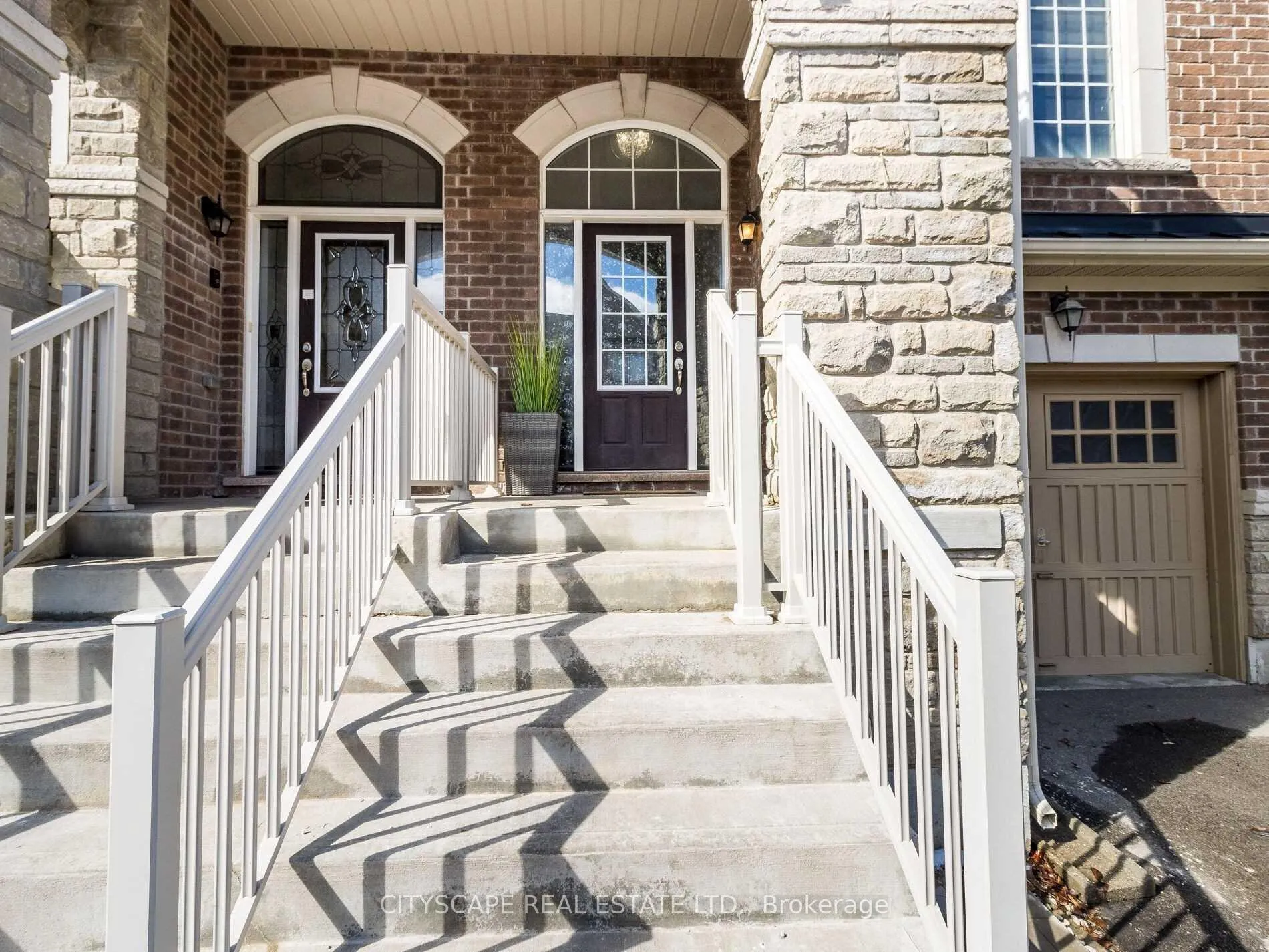 Photo 16 of 22 Rockbrook Trail, Brampton, Northwest Brampton — HOMEH