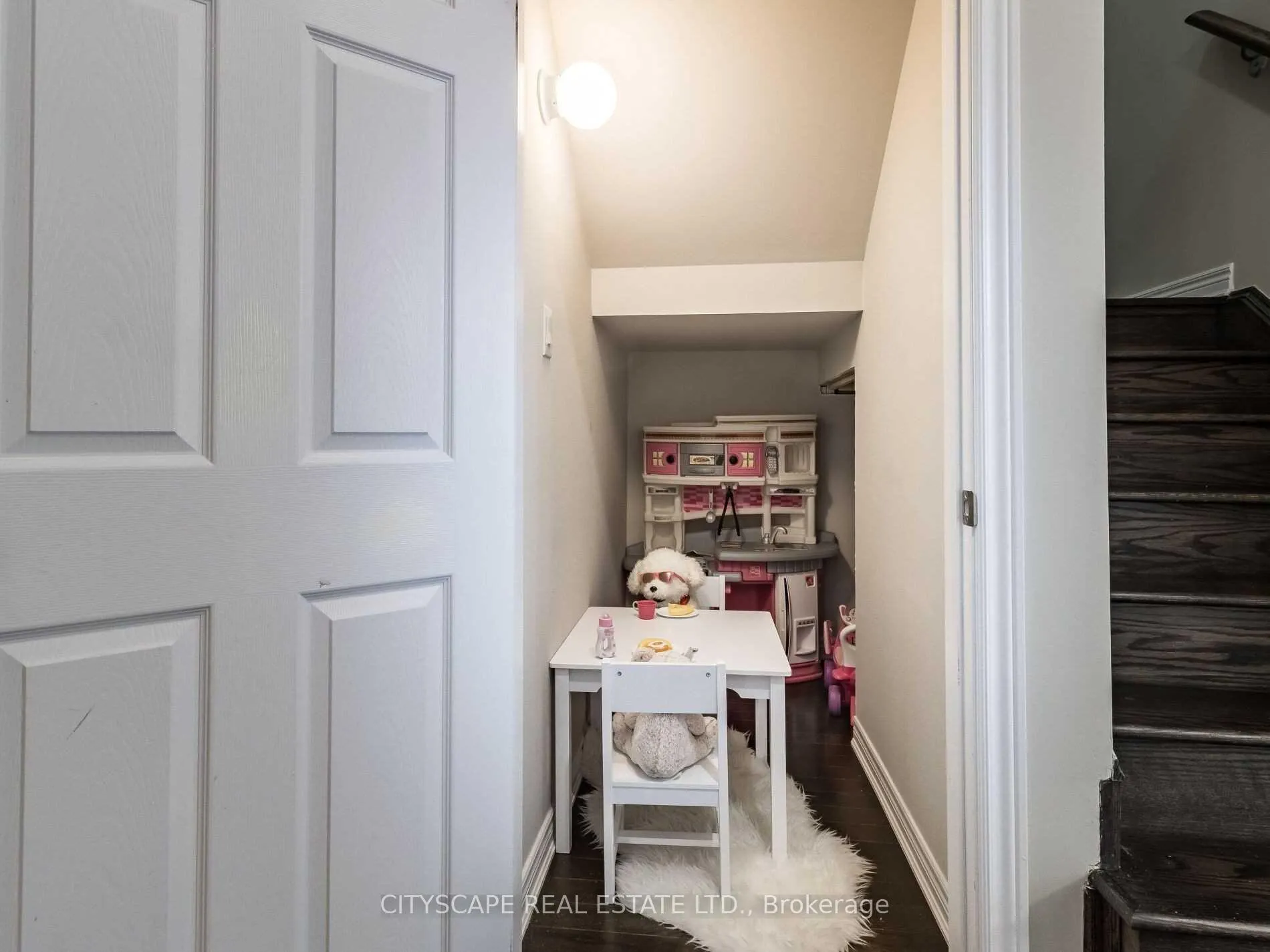 Photo 18 of 22 Rockbrook Trail, Brampton, Northwest Brampton — HOMEH