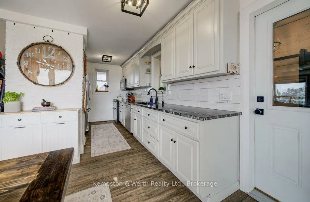 Photo 12 of 43342 Amberley Road, Howick — HOMEH