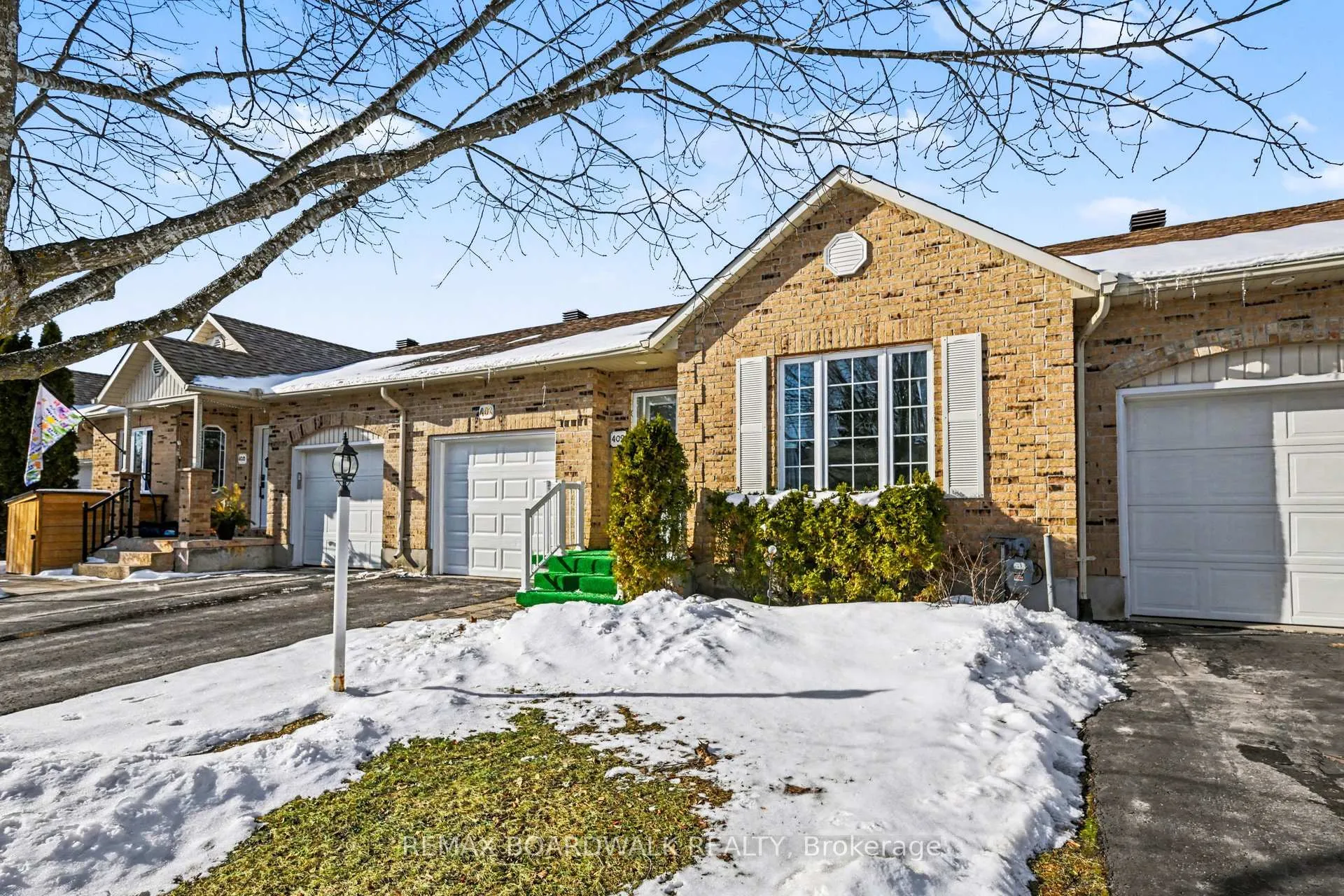 Photo 3 of 402 Flora Street, Carleton Place — HOMEH