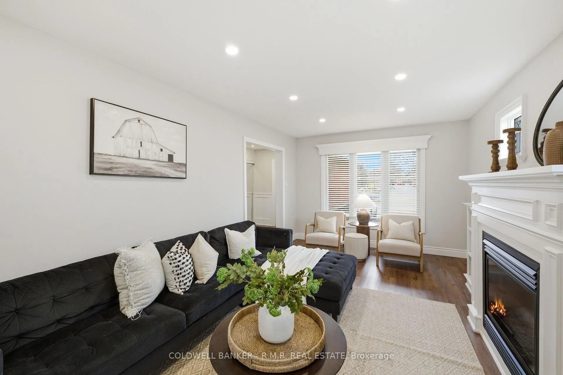 Photo 5 of 21 Yorkville Drive, Clarington, Courtice — HOMEH