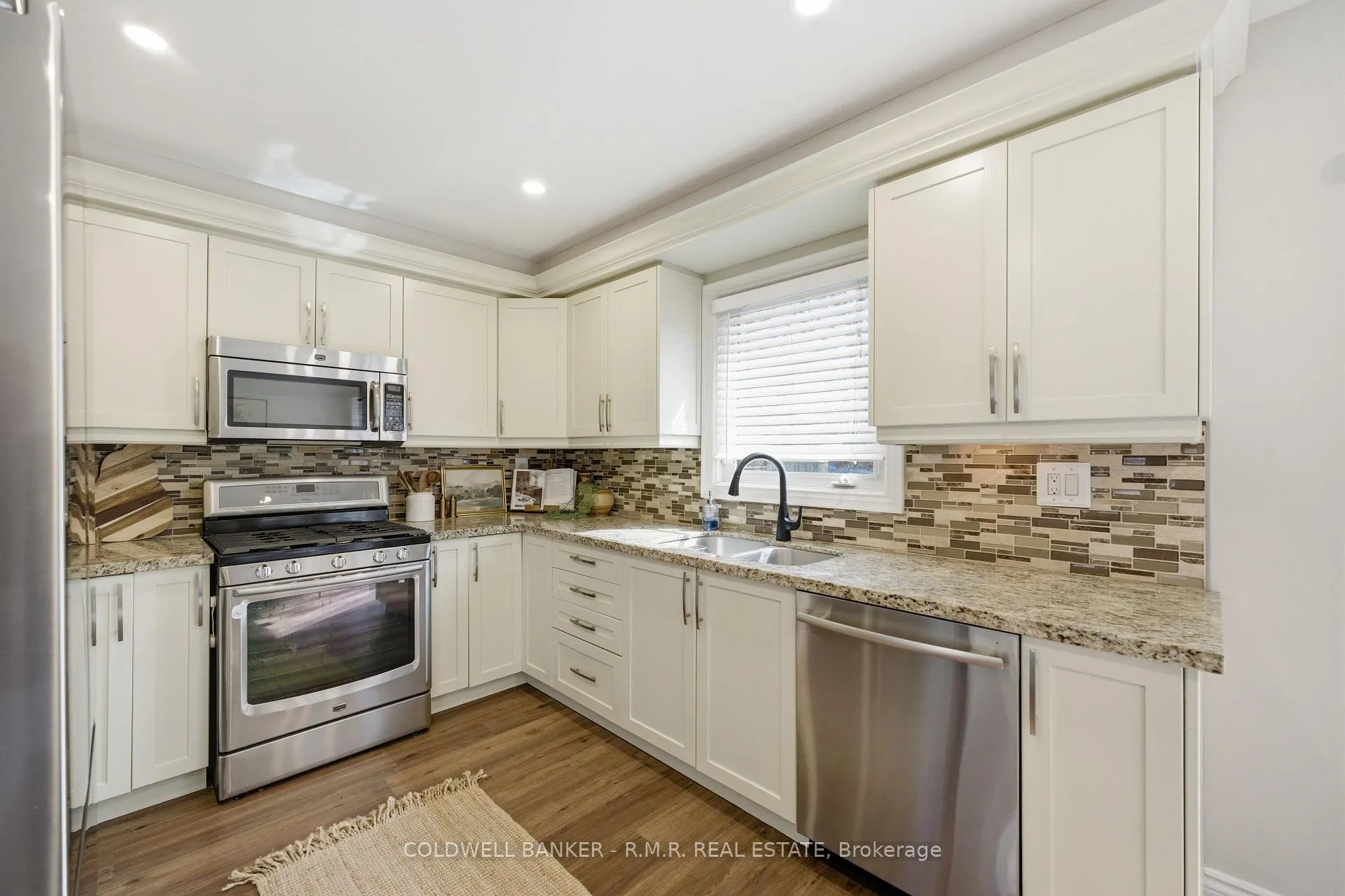 Photo 10 of 21 Yorkville Drive, Clarington, Courtice — HOMEH