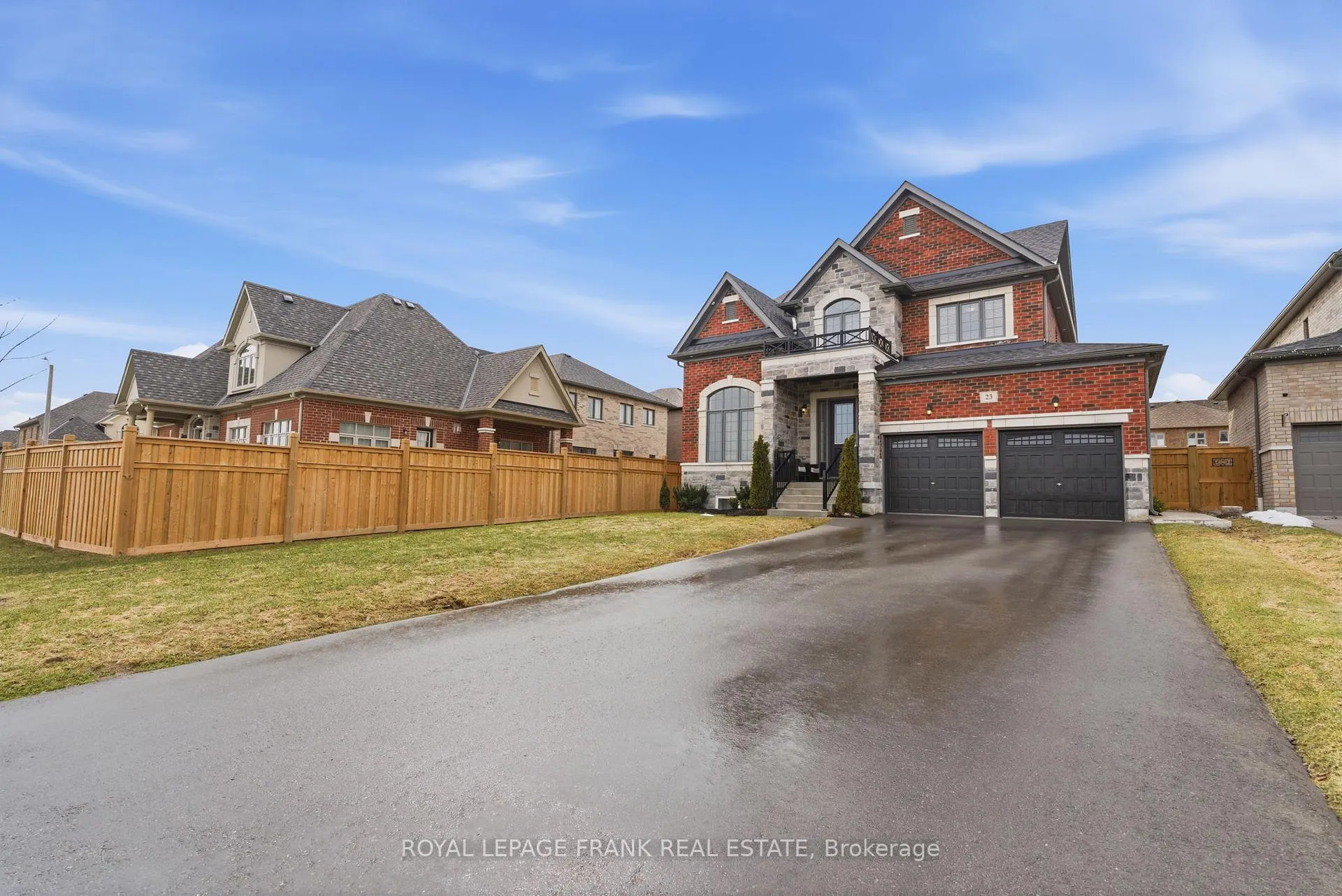Photo 2 of 23 Wamsley Crescent, Clarington, Newcastle — HOMEH
