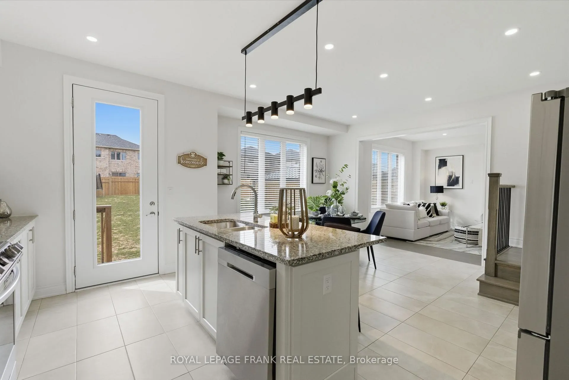 Photo 9 of 23 Wamsley Crescent, Clarington, Newcastle — HOMEH