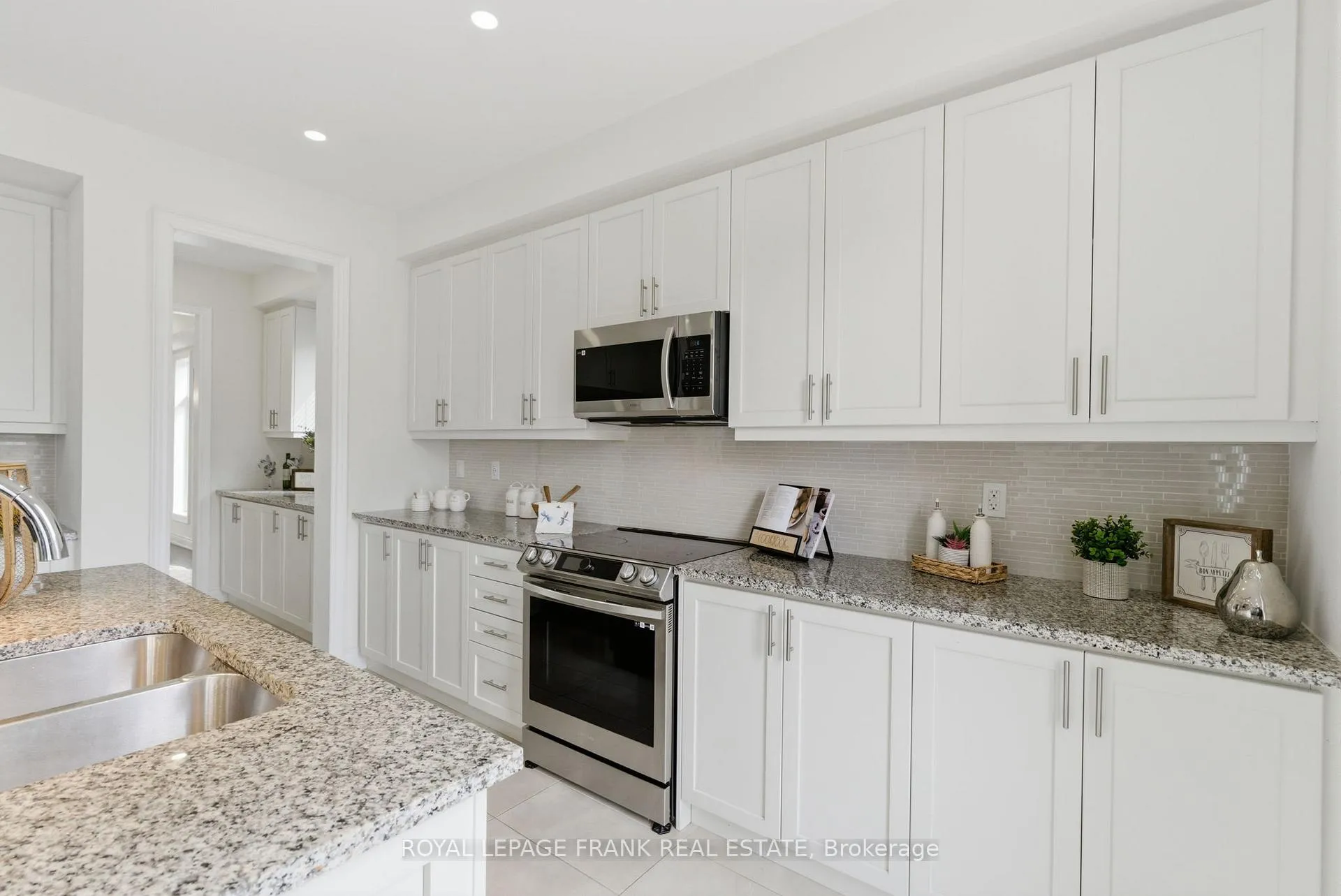 Photo 10 of 23 Wamsley Crescent, Clarington, Newcastle — HOMEH