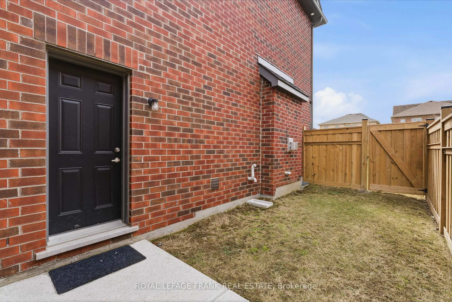 Photo 33 of 23 Wamsley Crescent, Clarington, Newcastle — HOMEH