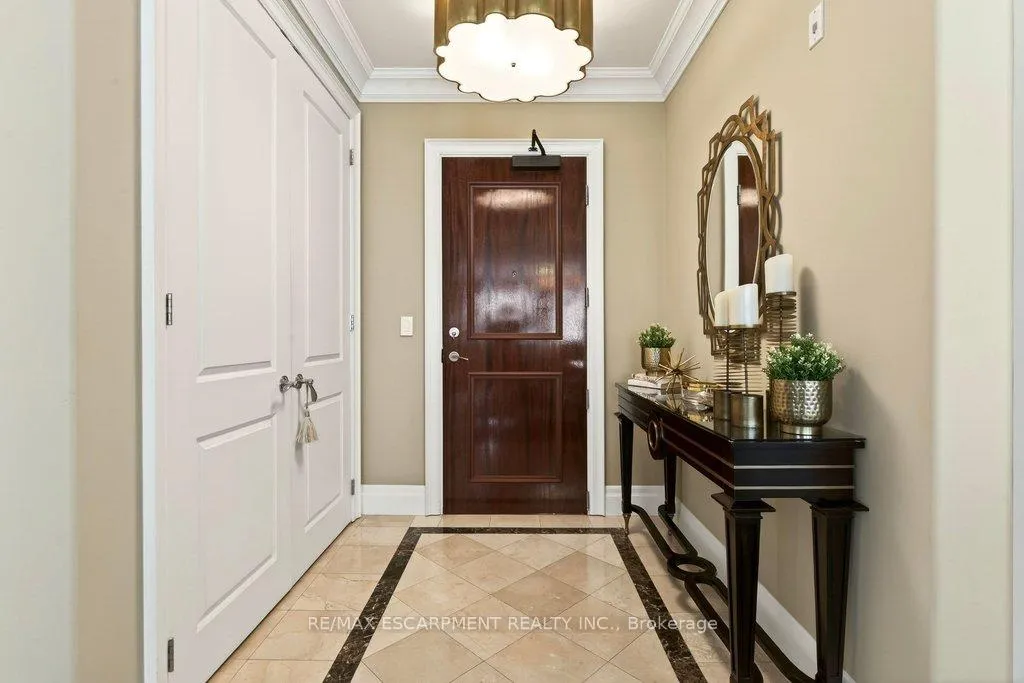 Photo 5 of Unit 201, 445 Elizabeth Street, Burlington, Brant — HOMEH