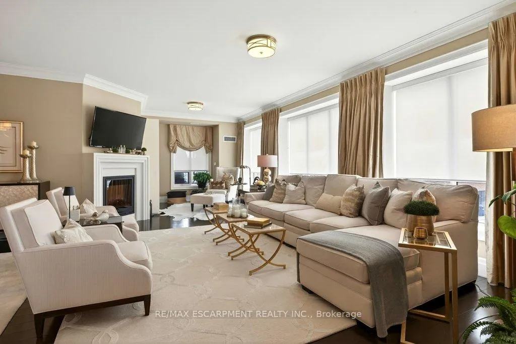 Photo 9 of Unit 201, 445 Elizabeth Street, Burlington, Brant — HOMEH