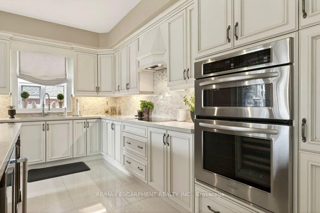 Photo 14 of Unit 201, 445 Elizabeth Street, Burlington, Brant — HOMEH