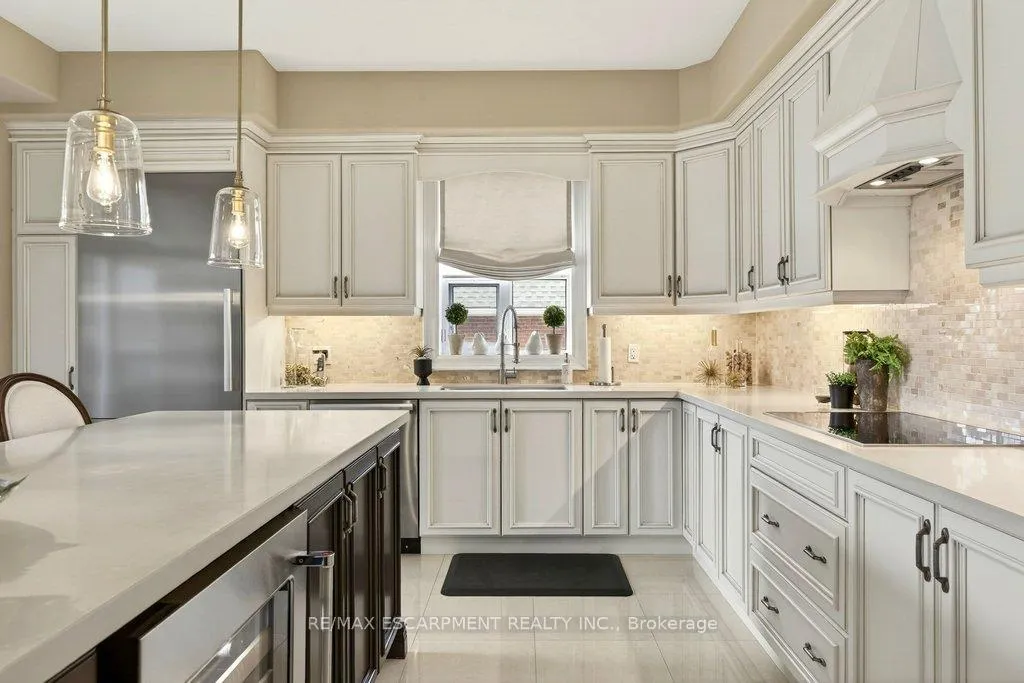 Photo 16 of Unit 201, 445 Elizabeth Street, Burlington, Brant — HOMEH