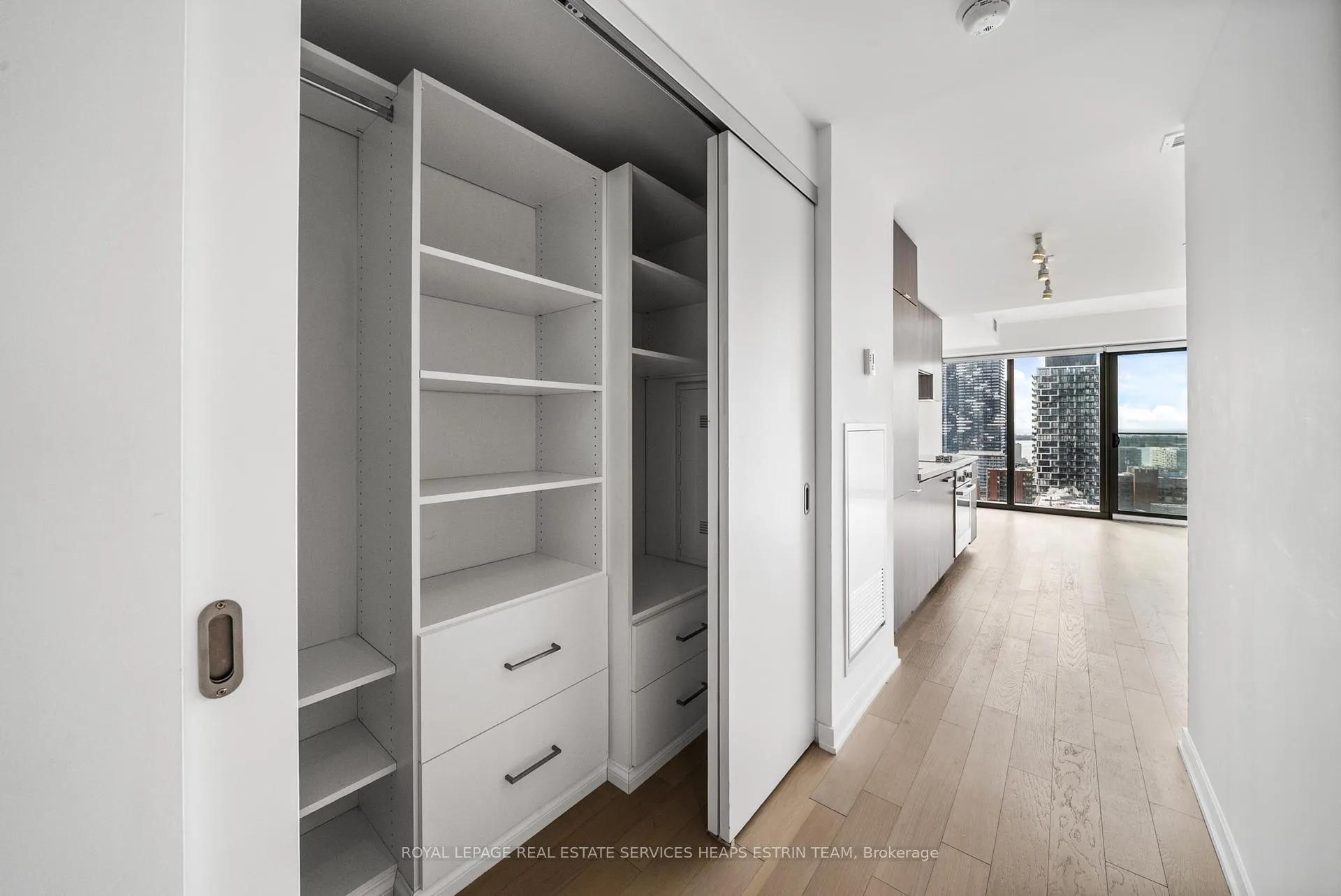 Photo 4 of Unit 2003, 60 Colborne Street, Toronto, Church-Yonge Corridor — HOMEH