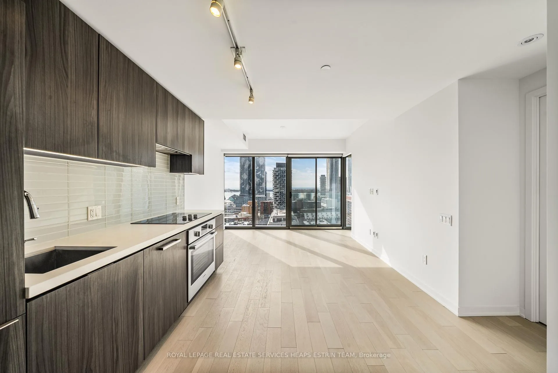 Photo 7 of Unit 2003, 60 Colborne Street, Toronto, Church-Yonge Corridor — HOMEH
