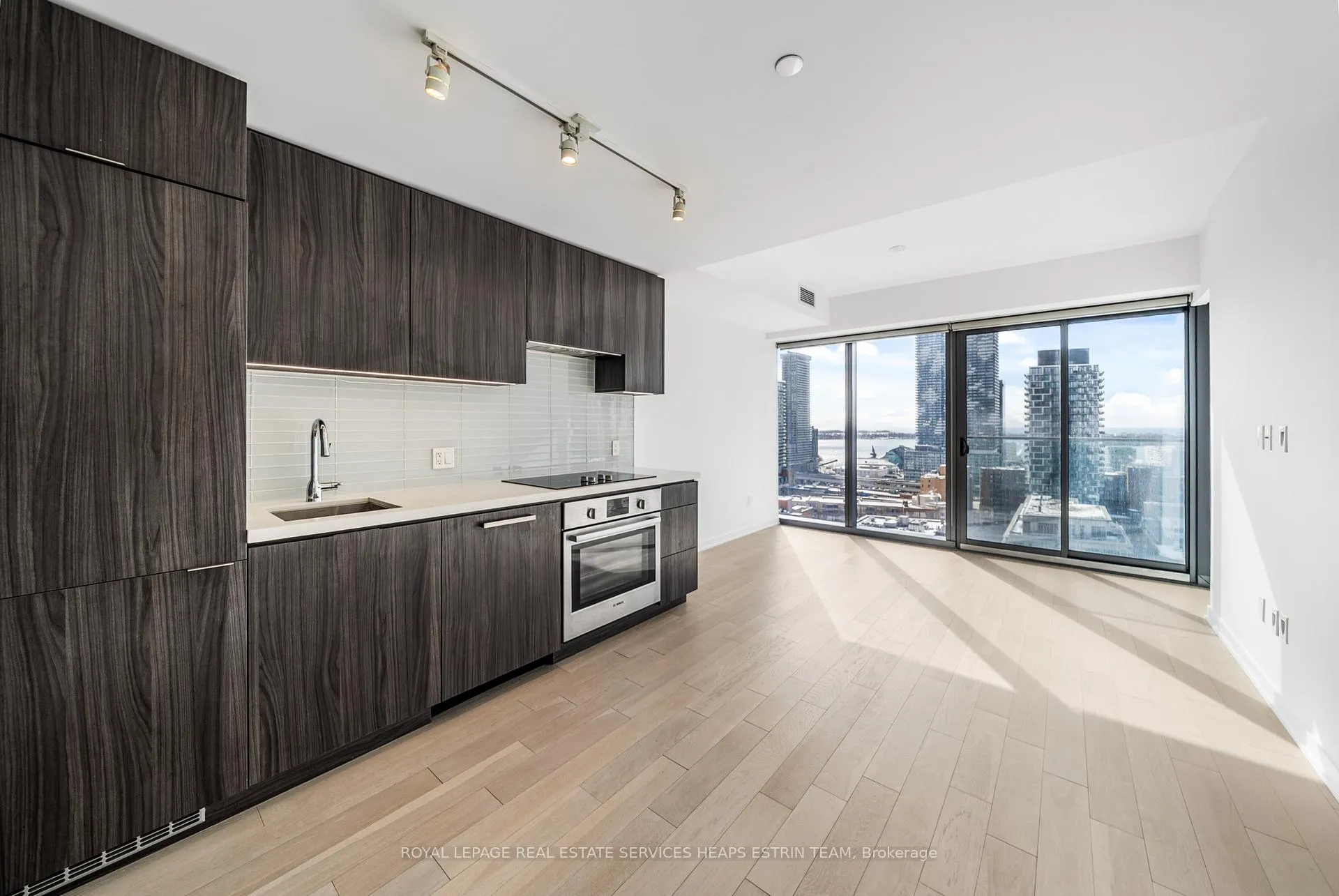 Photo 8 of Unit 2003, 60 Colborne Street, Toronto, Church-Yonge Corridor — HOMEH