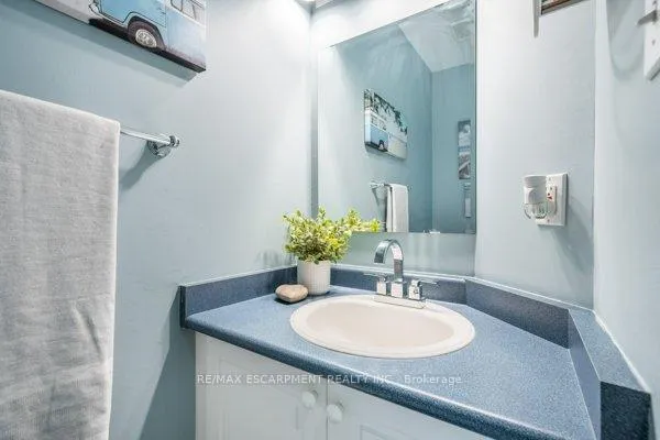 Photo 7 of Unit 24, 100 Vineberg Drive, Hamilton, Allison — HOMEH