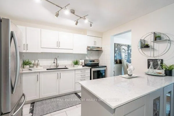 Photo 10 of Unit 24, 100 Vineberg Drive, Hamilton, Allison — HOMEH