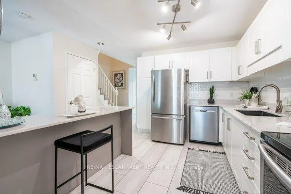 Photo 13 of Unit 24, 100 Vineberg Drive, Hamilton, Allison — HOMEH