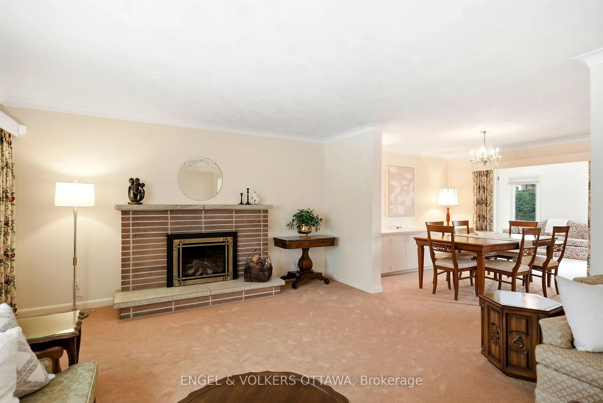 Photo 5 of 1148 Castle Hill Crescent, Ottawa, Copeland Park — HOMEH