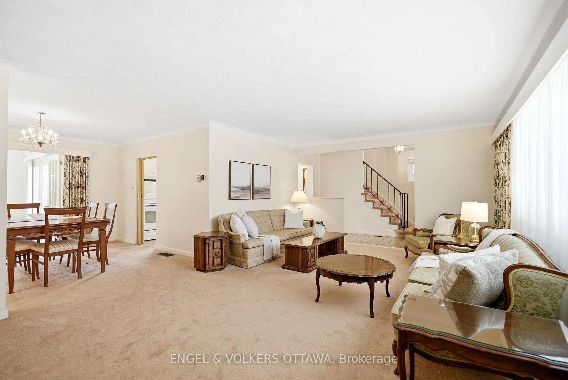Photo 7 of 1148 Castle Hill Crescent, Ottawa, Copeland Park — HOMEH
