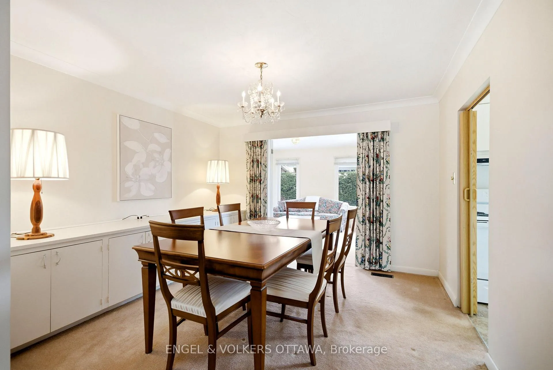Photo 8 of 1148 Castle Hill Crescent, Ottawa, Copeland Park — HOMEH