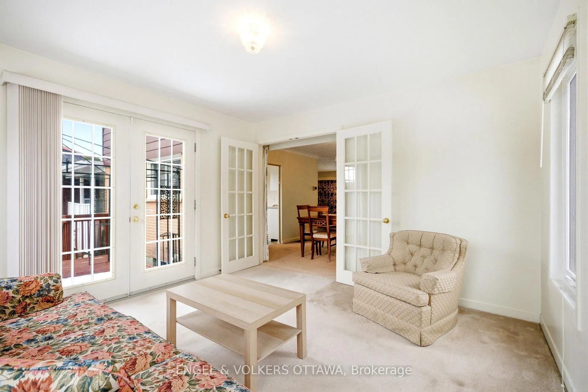 Photo 11 of 1148 Castle Hill Crescent, Ottawa, Copeland Park — HOMEH