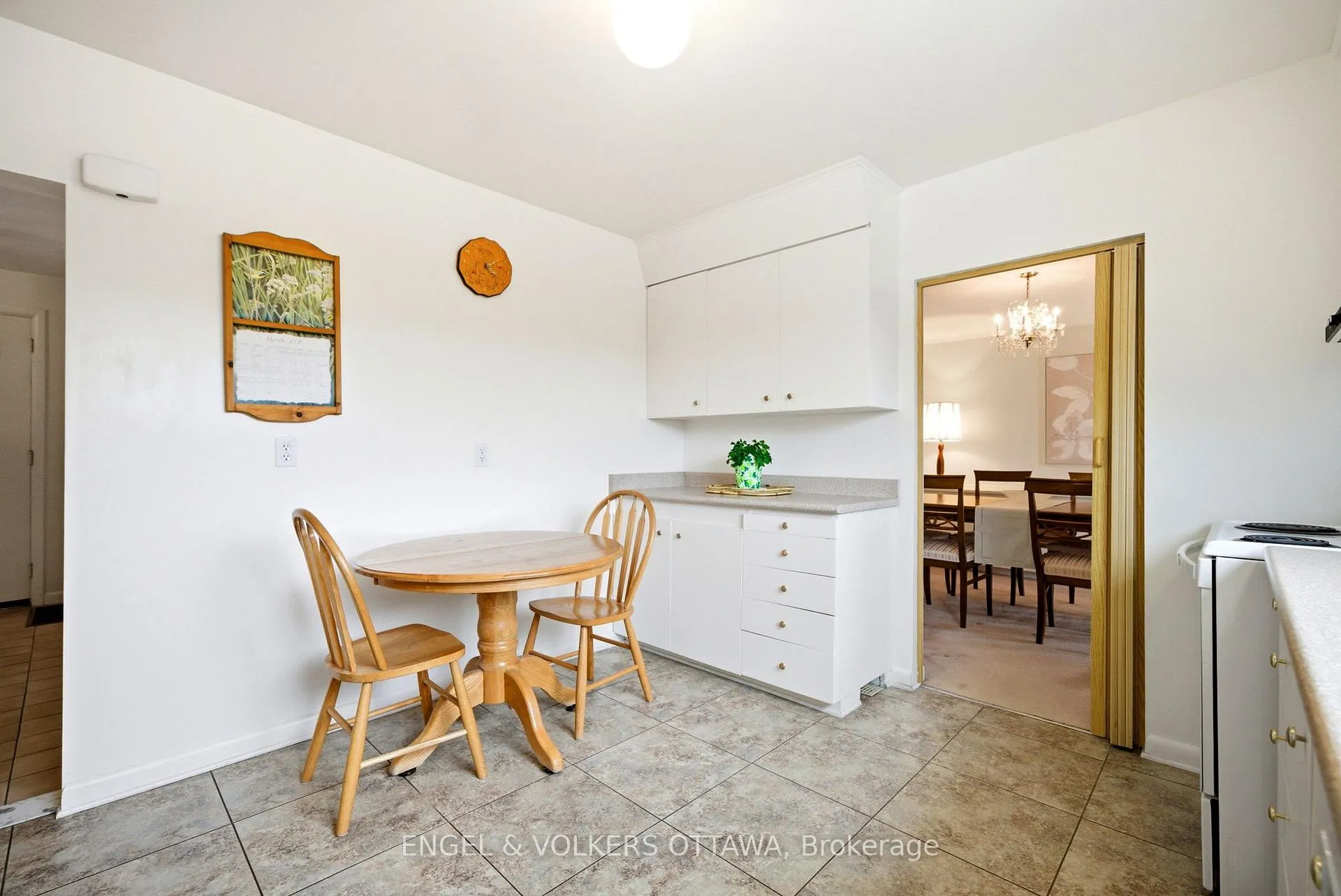 Photo 14 of 1148 Castle Hill Crescent, Ottawa, Copeland Park — HOMEH