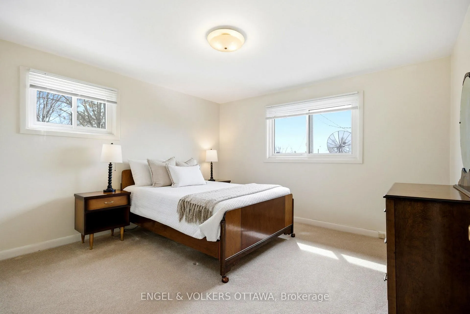 Photo 18 of 1148 Castle Hill Crescent, Ottawa, Copeland Park — HOMEH