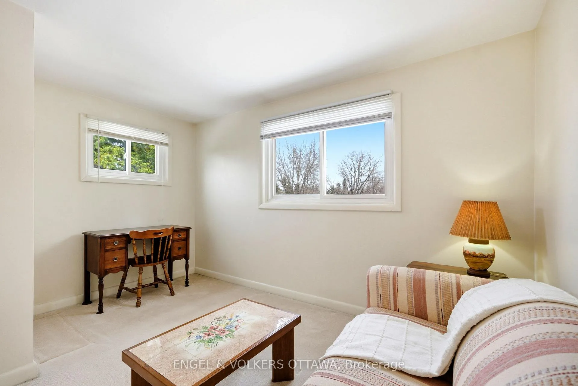 Photo 22 of 1148 Castle Hill Crescent, Ottawa, Copeland Park — HOMEH