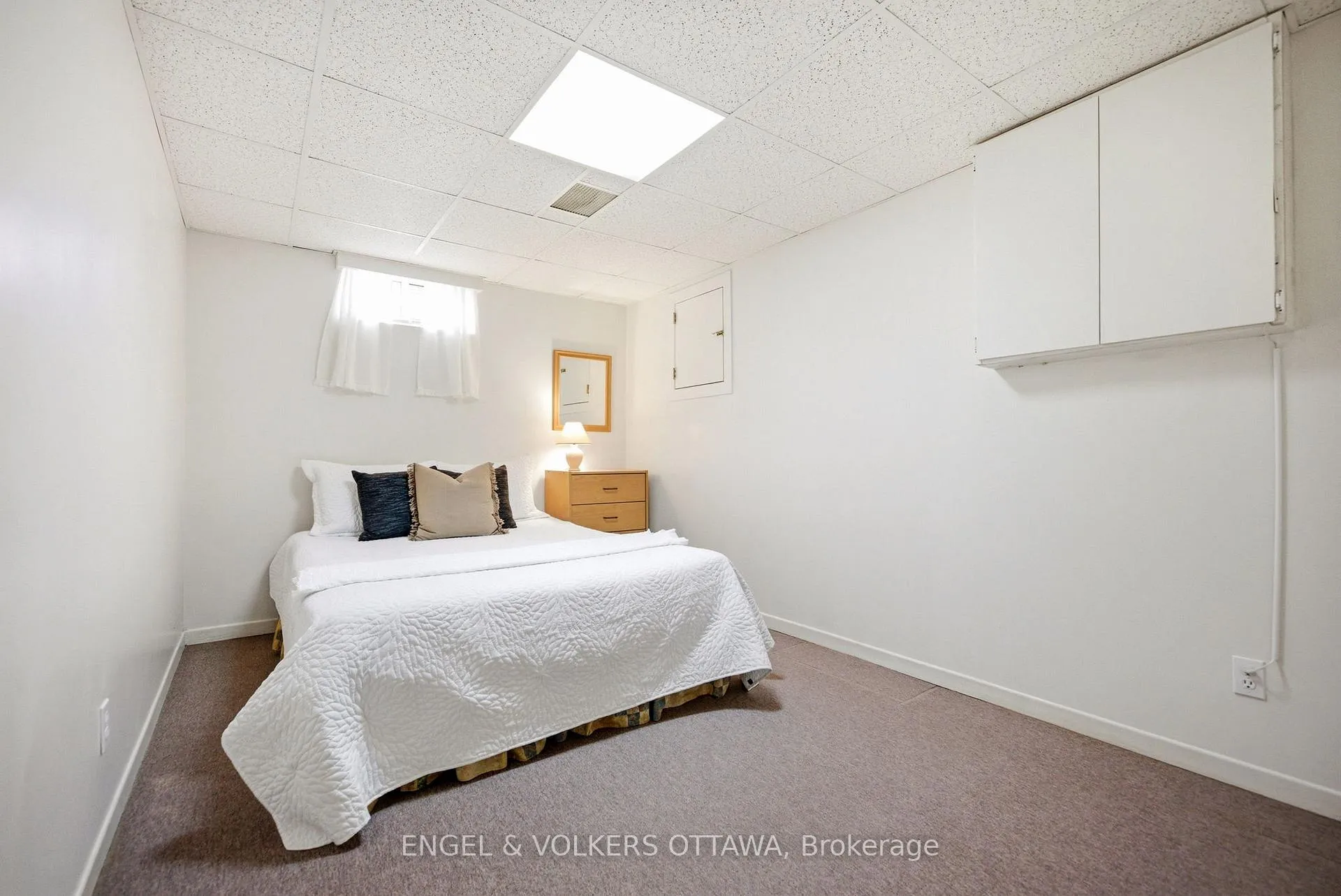 Photo 27 of 1148 Castle Hill Crescent, Ottawa, Copeland Park — HOMEH