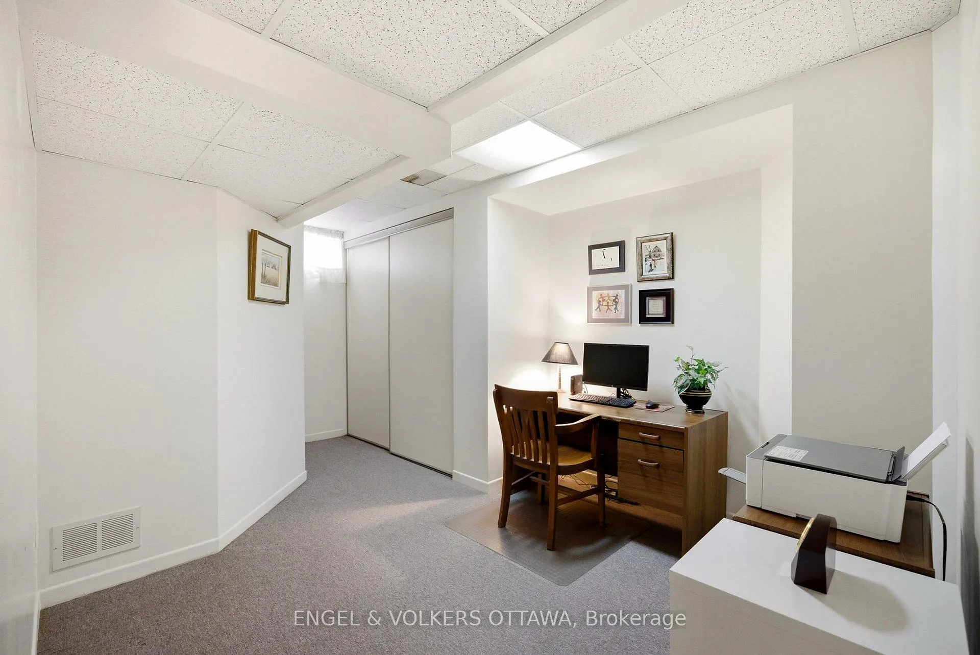 Photo 29 of 1148 Castle Hill Crescent, Ottawa, Copeland Park — HOMEH