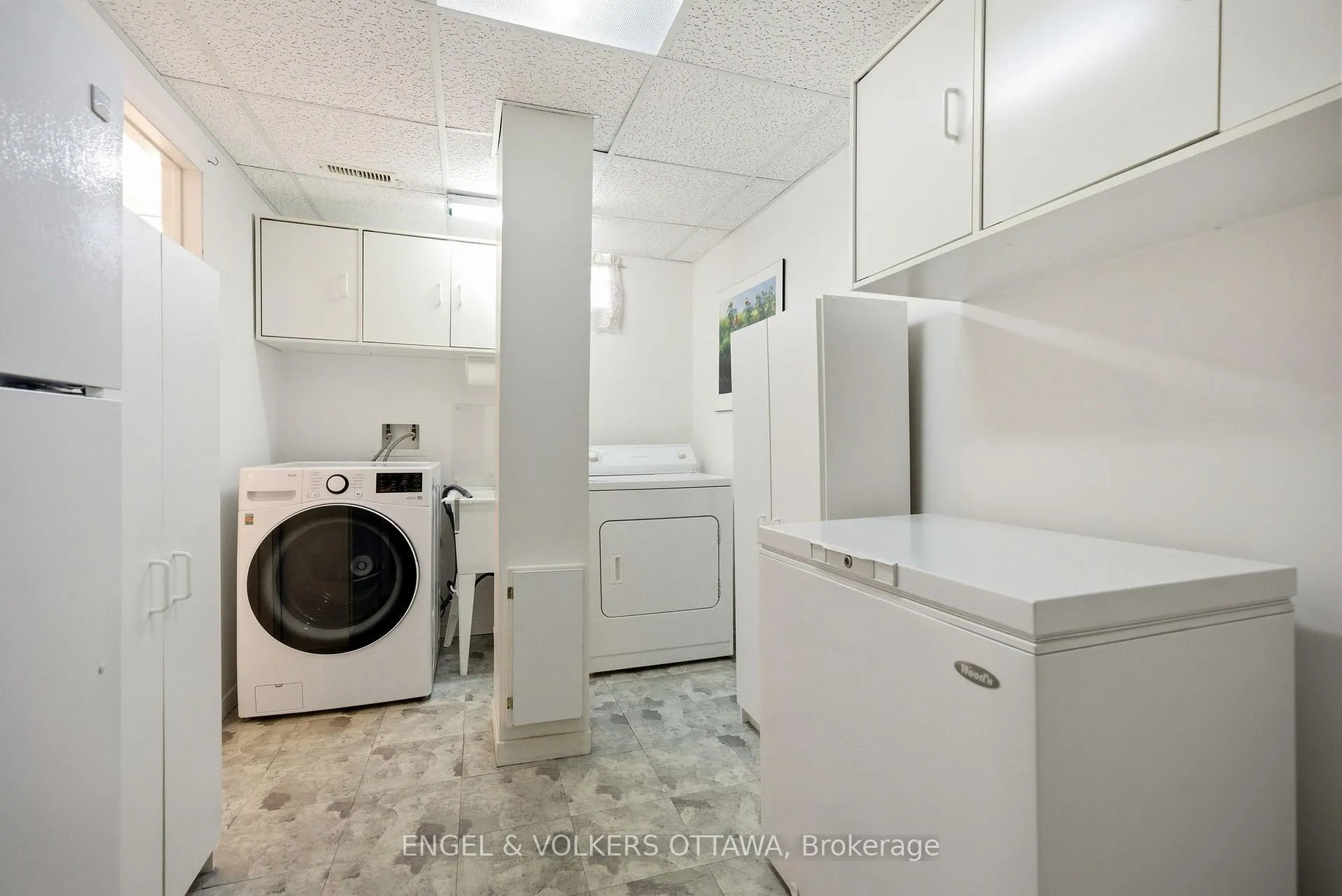 Photo 30 of 1148 Castle Hill Crescent, Ottawa, Copeland Park — HOMEH
