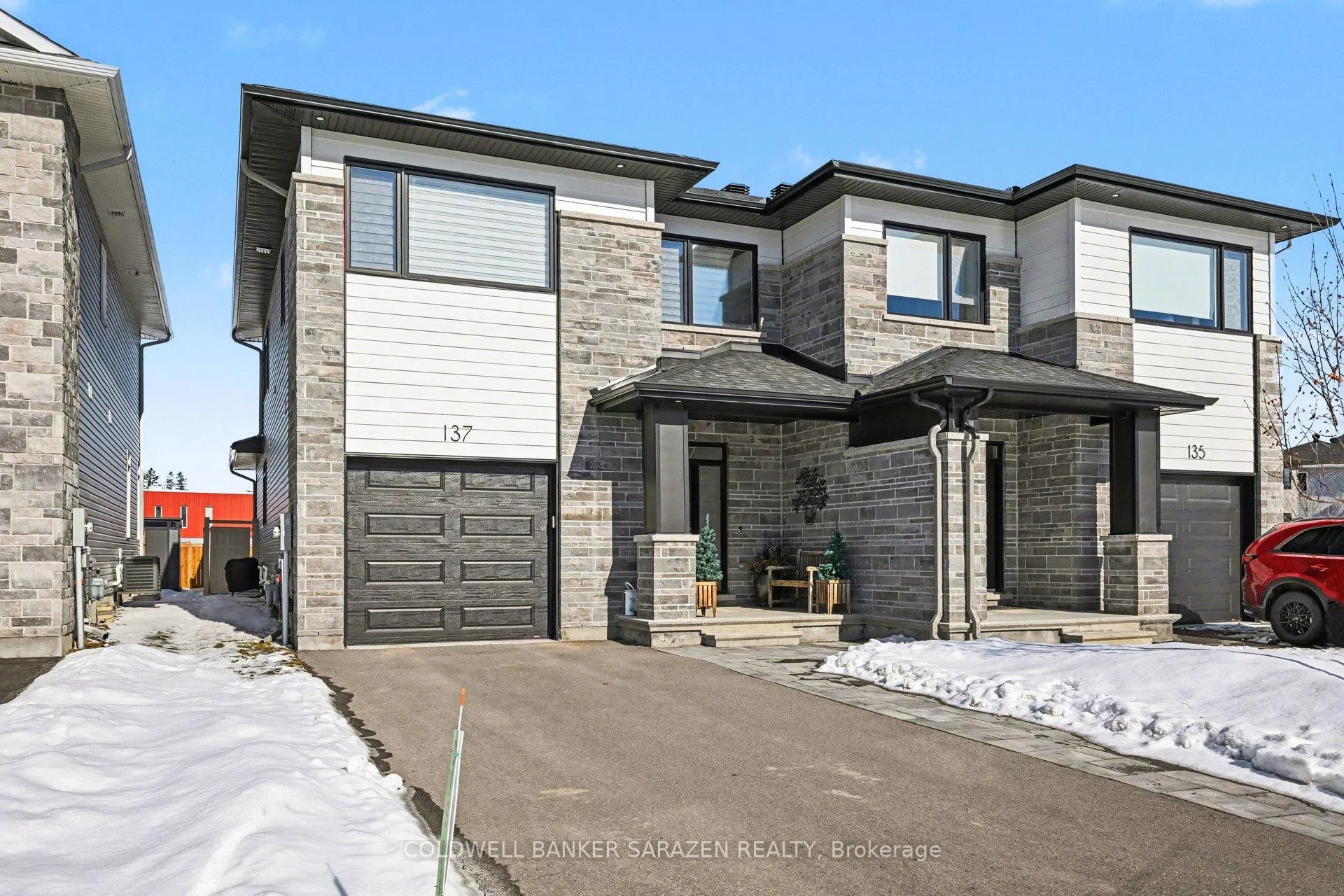 Photo 2 of 137 Thomas Street S, Arnprior — HOMEH
