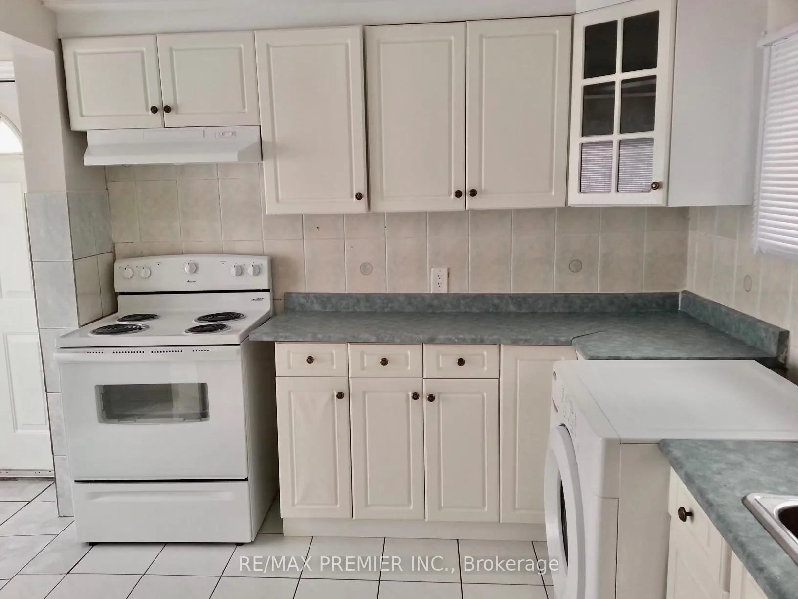 Photo 3 of 34 Mc Farland Avenue, Toronto, Corso Italia-Davenport — HOMEH
