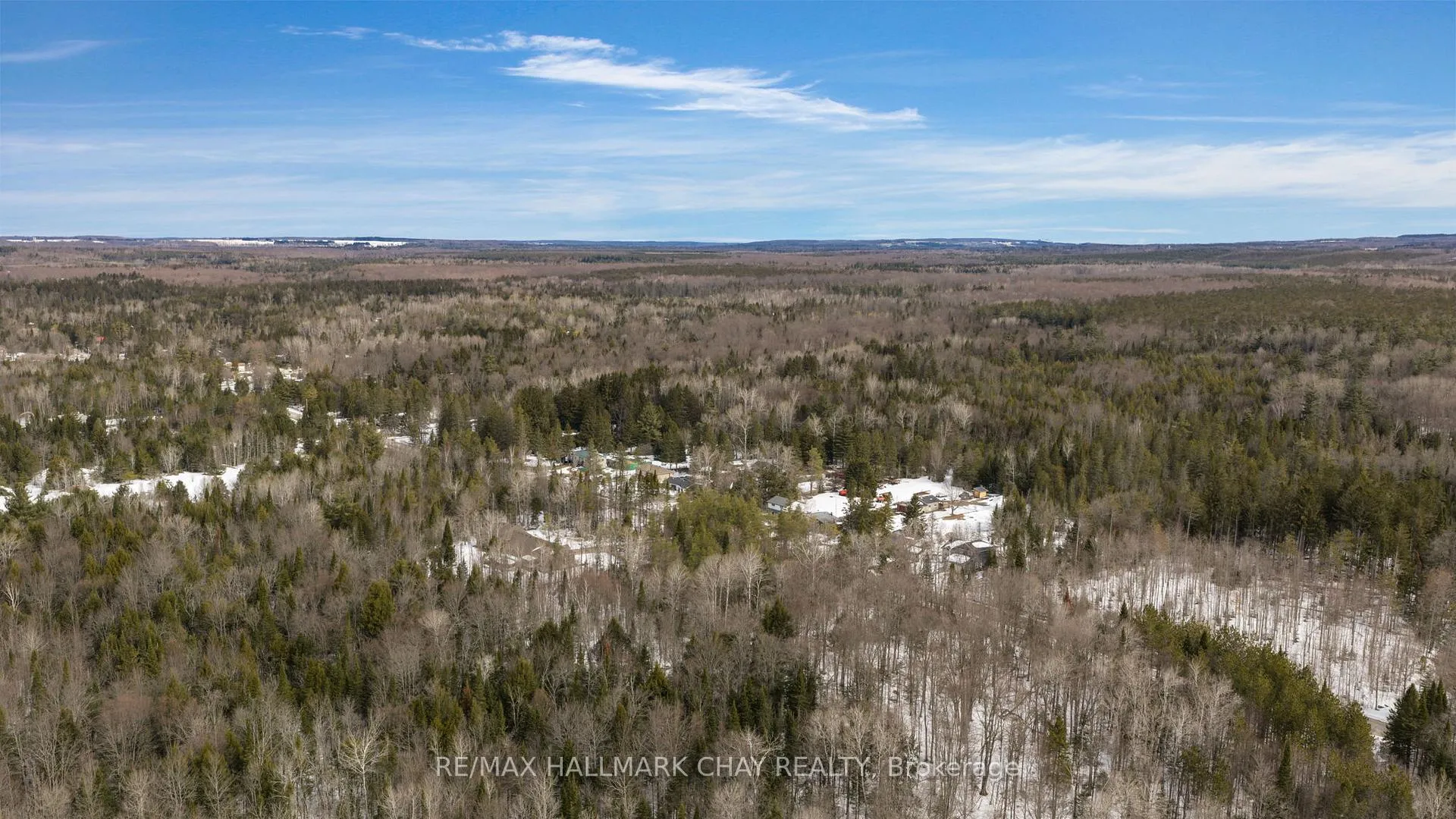 Photo 3 of 1541 Gill Road, Springwater, Rural Springwater — HOMEH