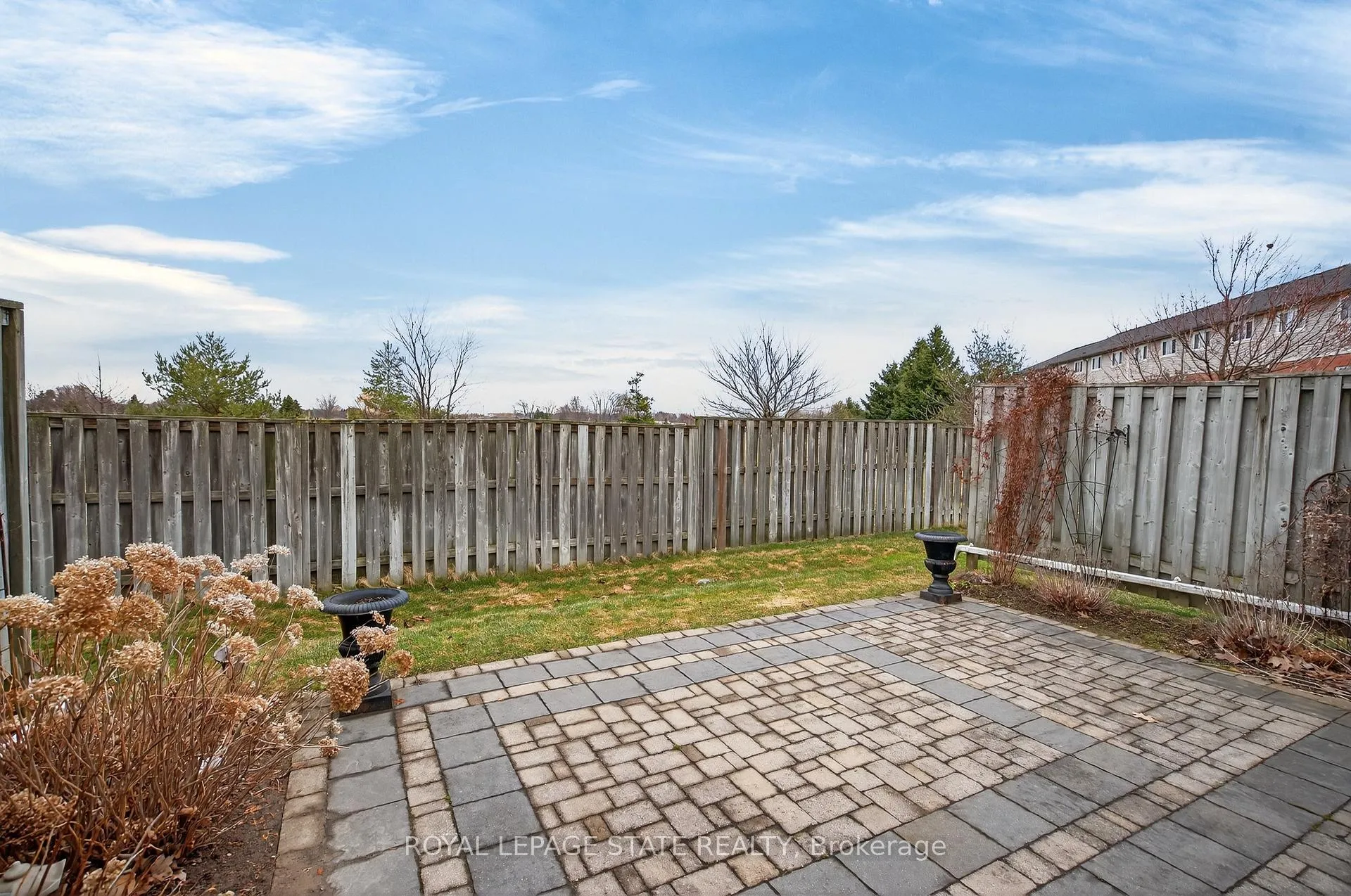 Photo 33 of Unit 24, 212 Stonehenge Drive, Hamilton, Meadowlands — HOMEH