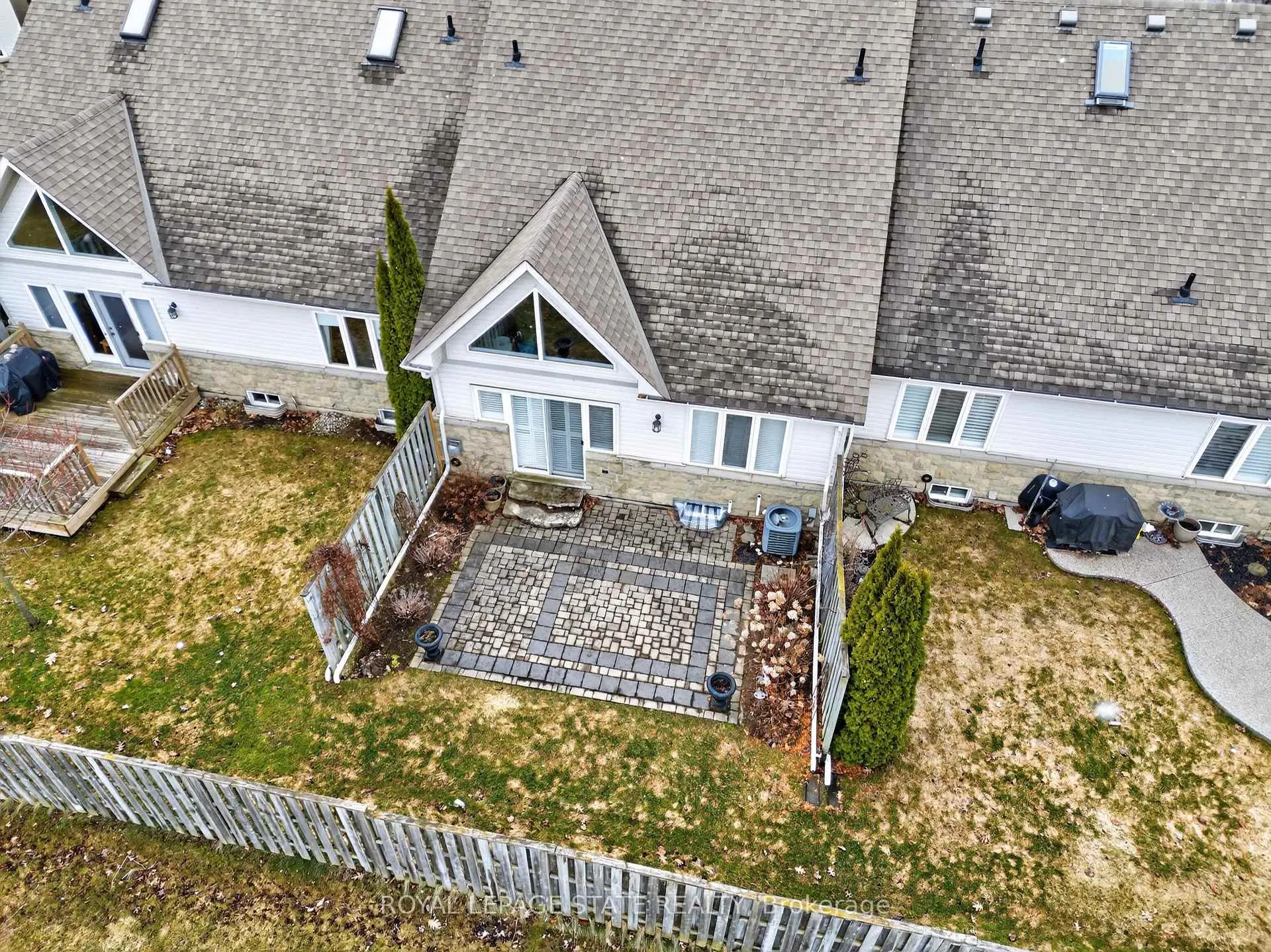Photo 36 of Unit 24, 212 Stonehenge Drive, Hamilton, Meadowlands — HOMEH