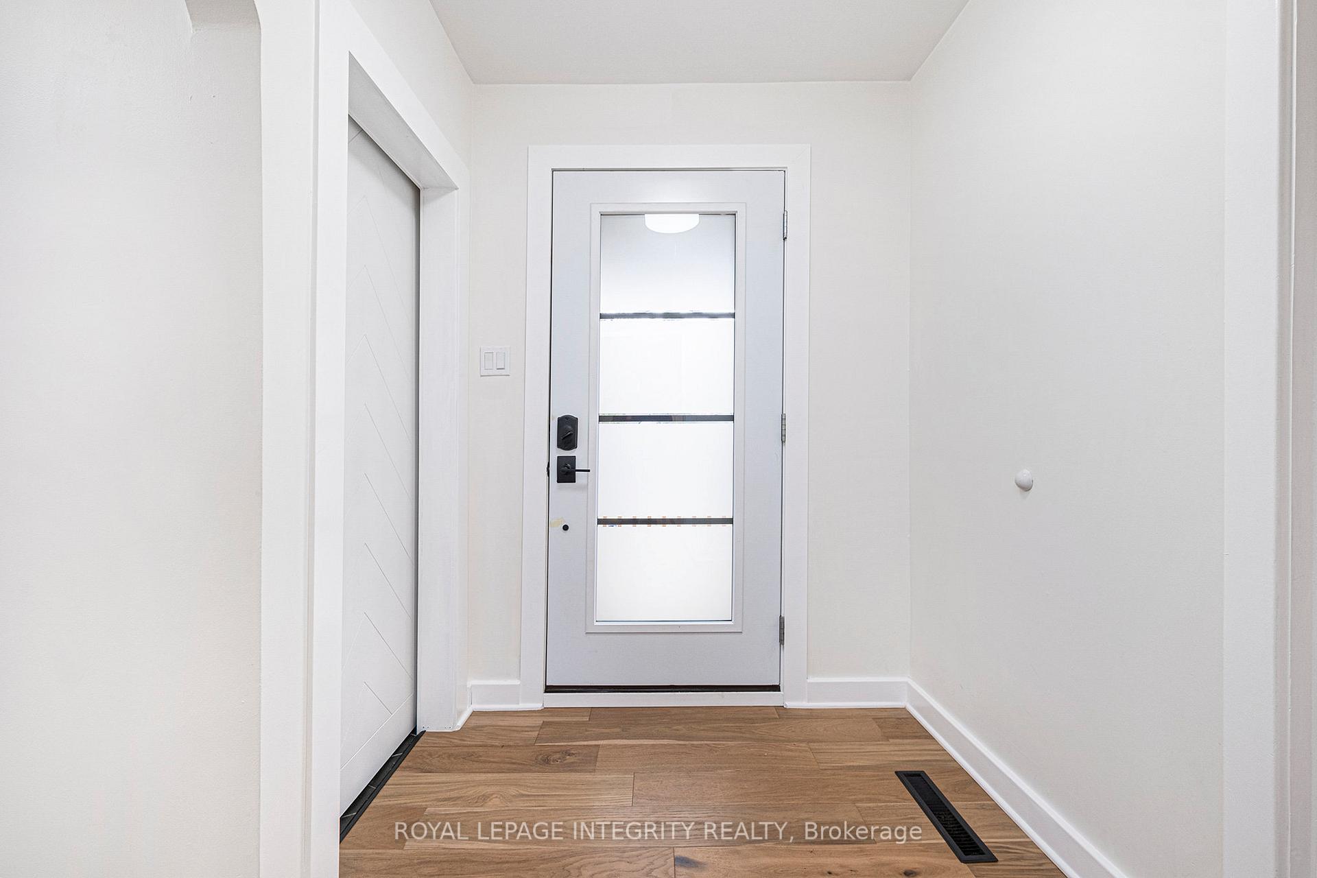 Photo 5 of 17 Lockview Road, Ottawa, Manotick Village & Manotick Estates — HOMEH